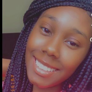 Meet your Posher, Zakiya